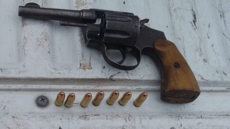 Intentaron huir armados en moto y fueron detenidos en Villa del Rosario