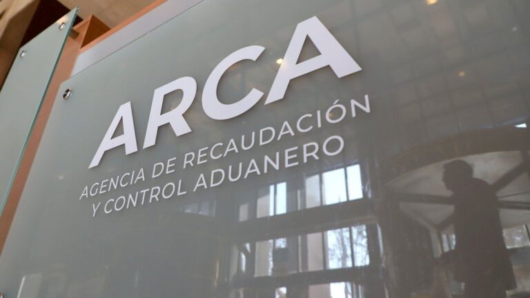 La recaudación tributaria de julio creció cerca de 5% real y quedó a un paso de los $17 billones