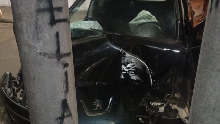 Una adolescente huyó en auto y atropelló a un policía en Córdoba