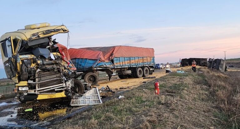 Tragedia en Río Cuarto: murió un camionero tras un choque entre dos vehículos de carga