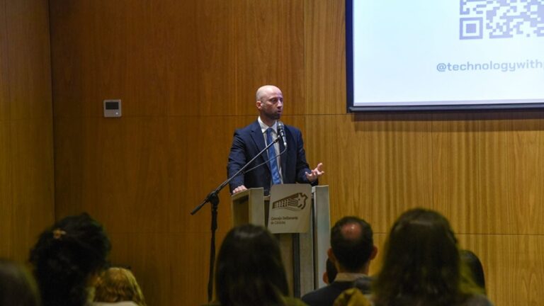 Ciberseguridad y delitos digitales: arranca en Córdoba el ciclo Tecnología y Gobierno