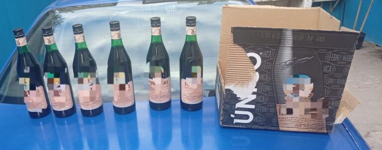 No era coca papi: robó una caja de Fernet en un supermercado pero lo atraparon después