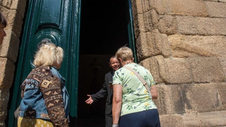 Los Franco justifican el vaciado de la Casa Cornide «por problemas de humedad»
