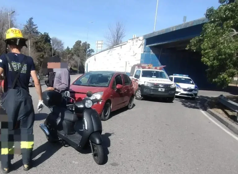Una joven de 18 años resultó herida en un choque en el ingreso a Carlos Paz