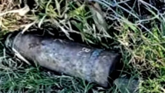 Encuentran un proyectil de la Primera Guerra Mundial en un jardín de Granadero Baigorria