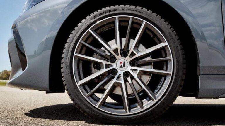 Por qué es importante revisar la presión de los neumáticos en verano y cómo deberías hacerlo