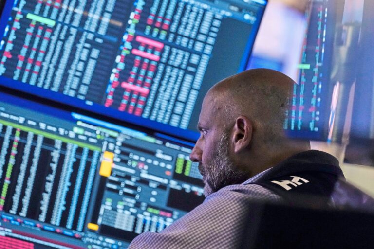 Wall Street: caen las acciones de bancos argentinos en el exterior tras las medidas del Gobierno