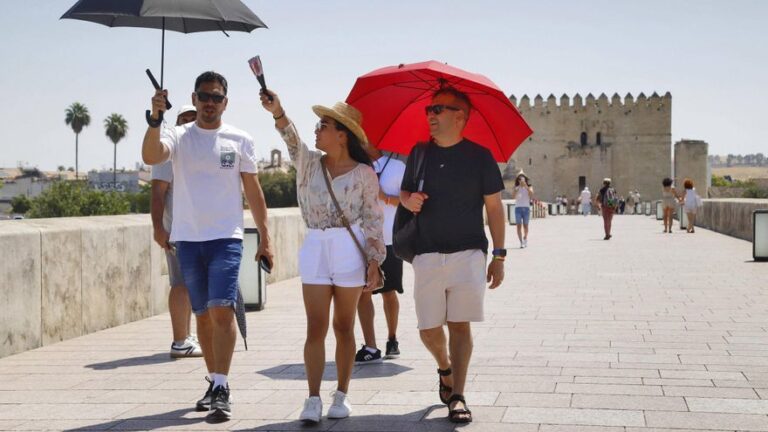 Córdoba y Montoro rozan los 43 grados a la espera de un domingo con un nuevo aviso rojo por altas temperaturas