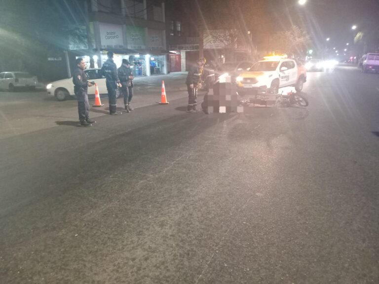 Carlos Paz: joven perdió el control de su moto y su acompañante fue hospitalizada