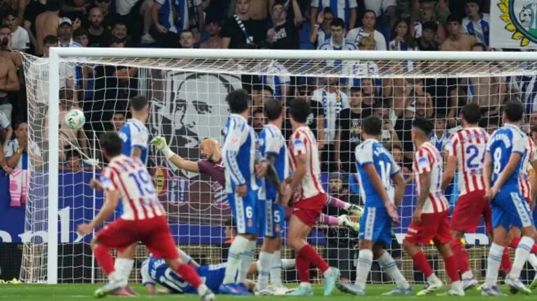 Julián Álvarez arrancó la temporada con un golazo, pero el Atlético de Madrid perdió ante el Espanyol