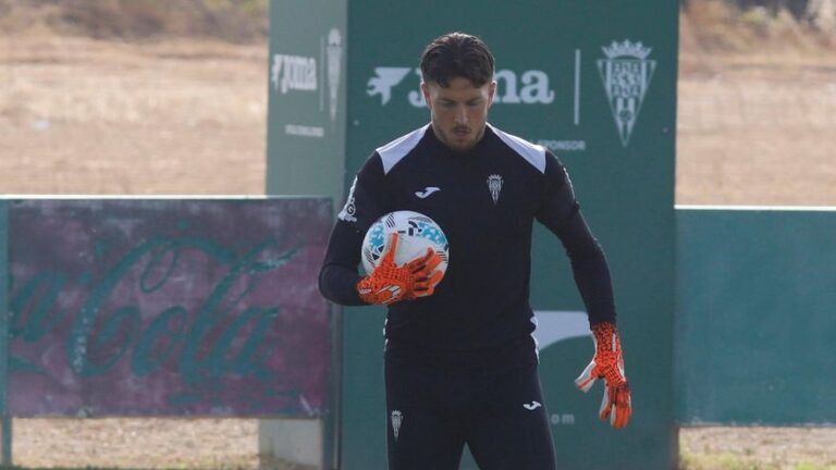 La apuesta de Ania por Carlos Marín aplaza el debate en la portería del Córdoba CF