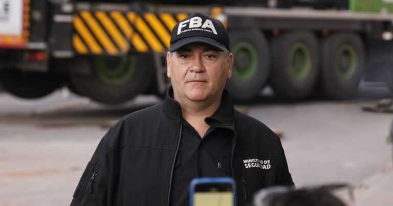 El ministro de Seguridad de la Provincia de Buenos Aires cuestionó a la Conmebol: «La policía pidió la suspensión en el primer tiempo»