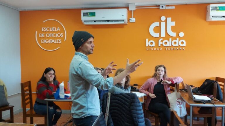 Dictarán curso de Podcast en la Escuela de Oficios Digitales de La Falda