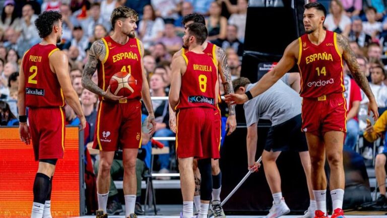 Wagner y Schroder castigan a una España tibia en su último amistoso