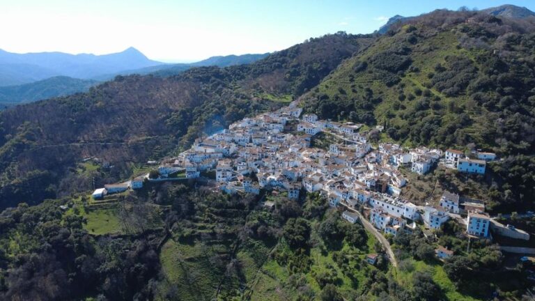 Moción de censura en Benalauría: El PSOE, independientes y un edil del PP se unen contra el alcalde ‘popular’