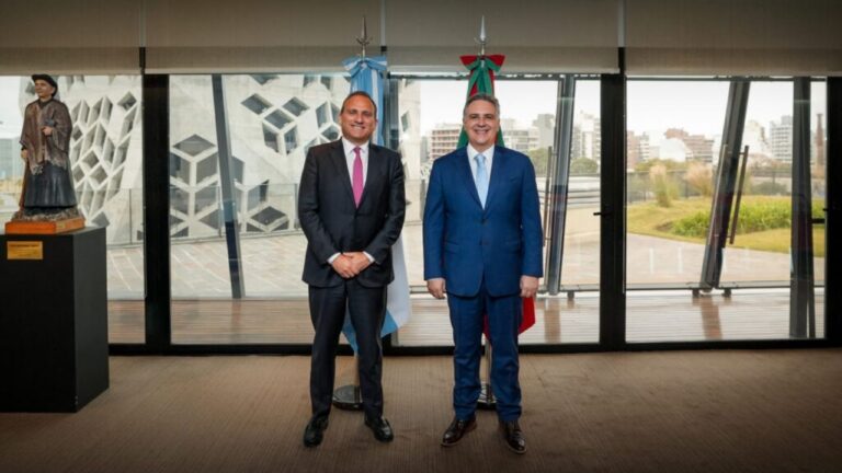 Llaryora recibió al embajador de Portugal en Argentina