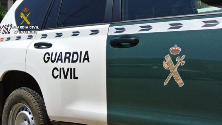 Un guardia civil pierde una falange tras ser mordido por un hombre en Almería