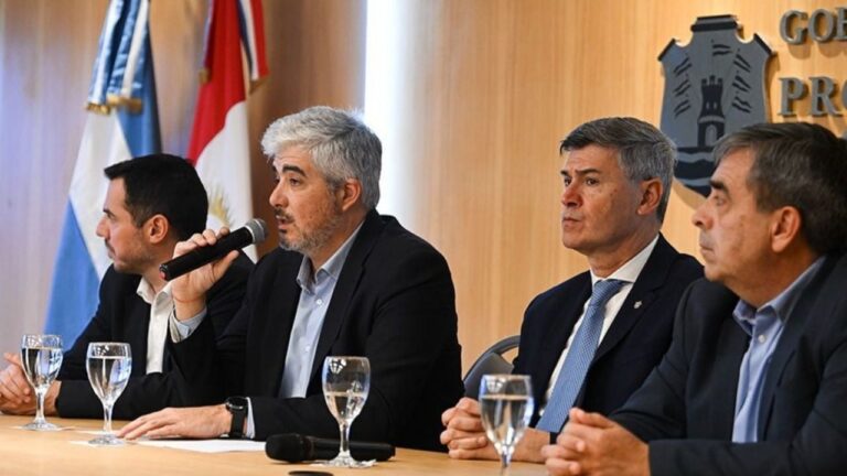 Córdoba lanzó el plan estratégico de vacunación y prevención contra el dengue para 2025-2026