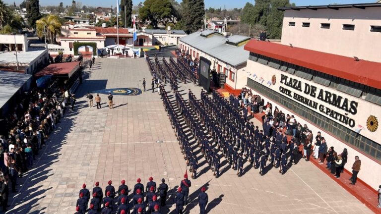 Córdoba: cadetes rindieron homenaje a San Martín con el cambio de guardia