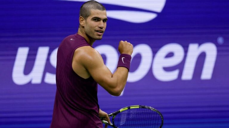 Alcaraz entierra el fantasma de 2024 con una paliza de escándalo