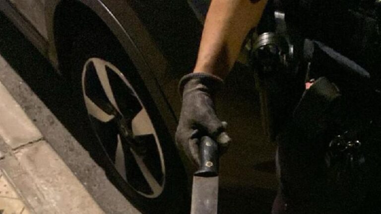 Detenido un joven en Santa Cruz de Tenerife tras estrangular y amenazar con un machete a su madre