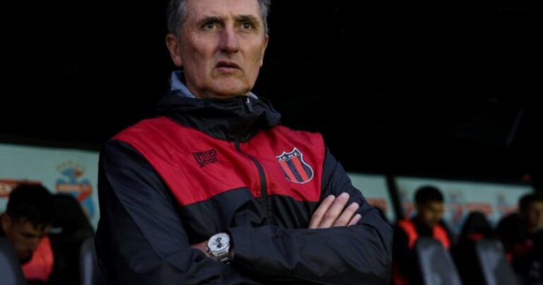 Fue campeón de la Libertadores con Argentinos y es el nuevo entrenador de Chacarita