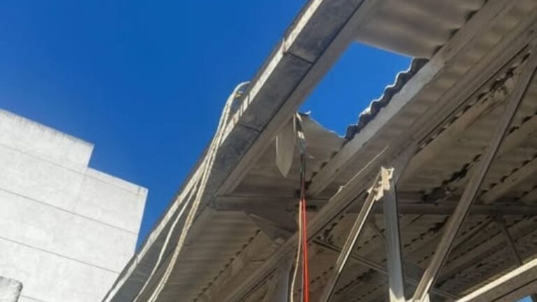 Terrible caída en Córdoba: trabajador cayó desde siete metros