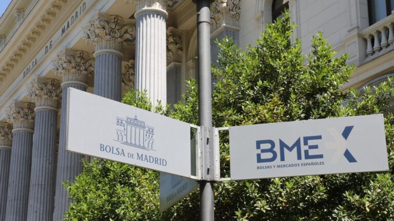 El Ibex 35 abre plano, pero por debajo de los 14.800 puntos