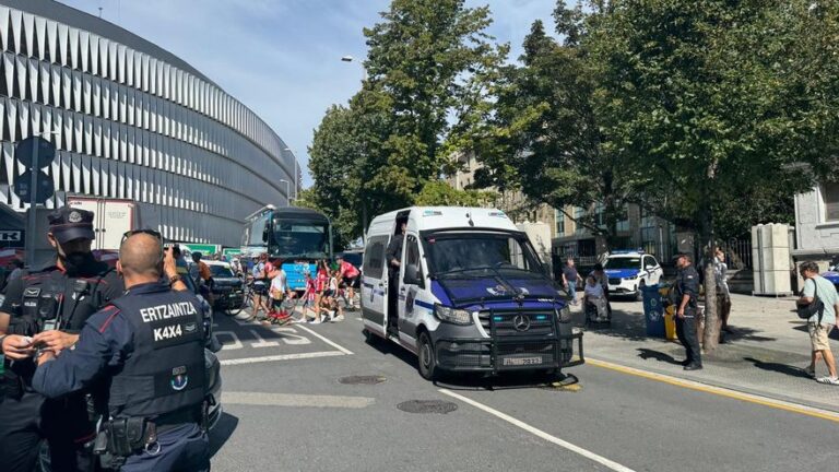 El Israel-Premier Tech reitera que no piensa retirarse de la Vuelta