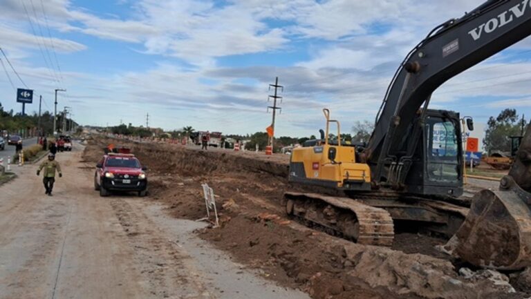 Fuga de gas en el interior de Córdoba por un error de cálculo con una retroexcavadora