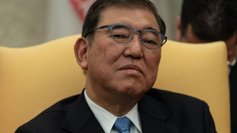 Dimite el primer ministro japonés antes de la cita clave de su partido para decidir su futuro