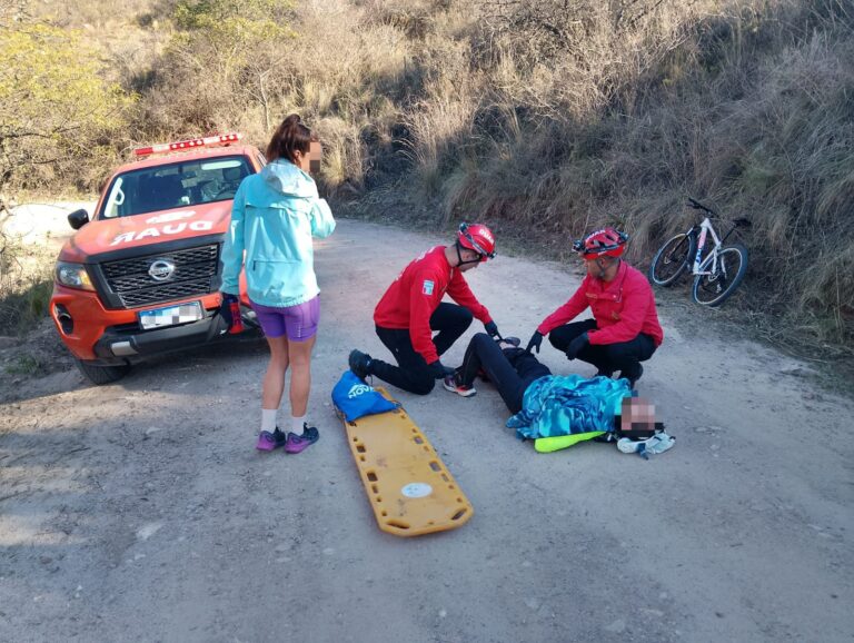 Personal del DUAR asistió a un hombre que se lesionó en el dique La Quebrada