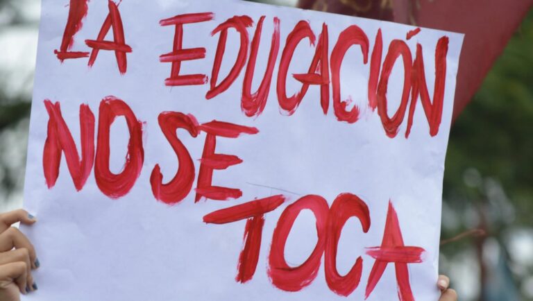 Jueves de Festival por la Educación pública, la ciencia y el arte en Córdoba