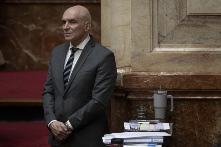 Espert se quiso colar en la mesa bonaerense y Karina lo bajó: «No es momento, José Luis»