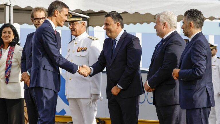 Sánchez celebra la botadura de la F-111 Bonifaz, un «estandarte» de la capacidad de España