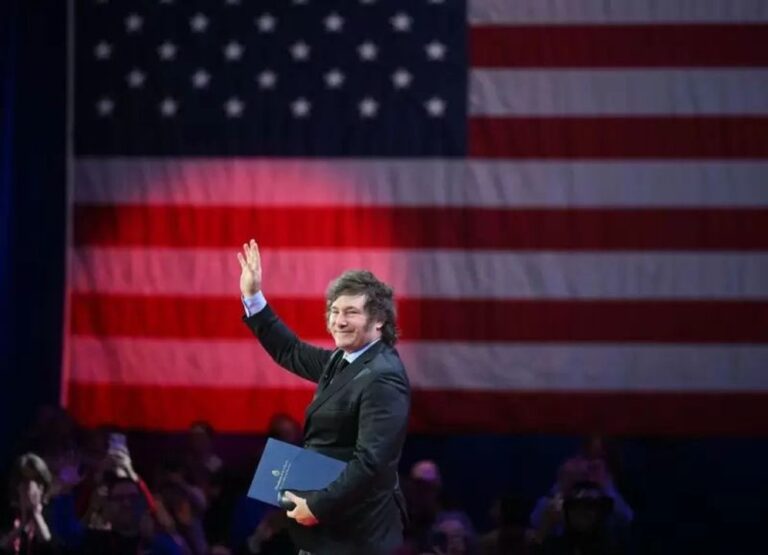 El presidente Javier Milei firmó el veto a la ley de distribución de ATN