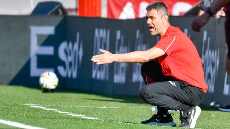 Julio Vaccari renunció como técnico de Independiente tras la derrota ante Banfield