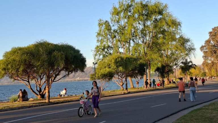 Postales del San Roque: miles disfrutaron de la costanera a pleno sol
