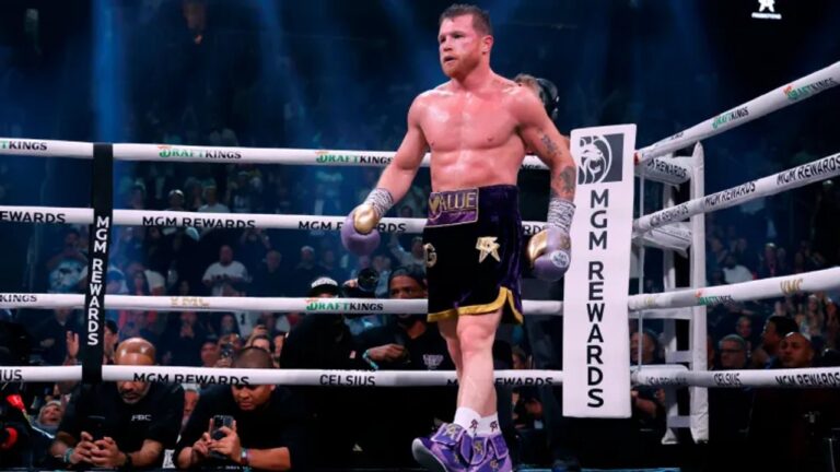 Canelo perdió las coronas, pero se llevó una fortuna