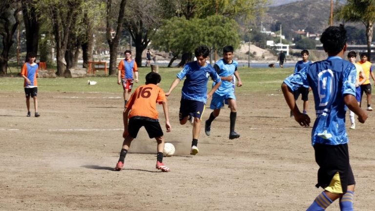 Tres días de fútbol internacional llenaron de familias el predio del Rugby Club
