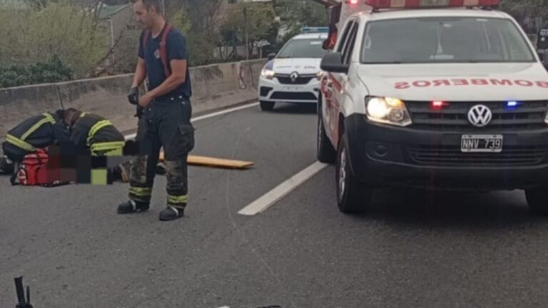 Accidente de moto en el ingreso a Carlos Paz dejó a una pareja hospitalizada