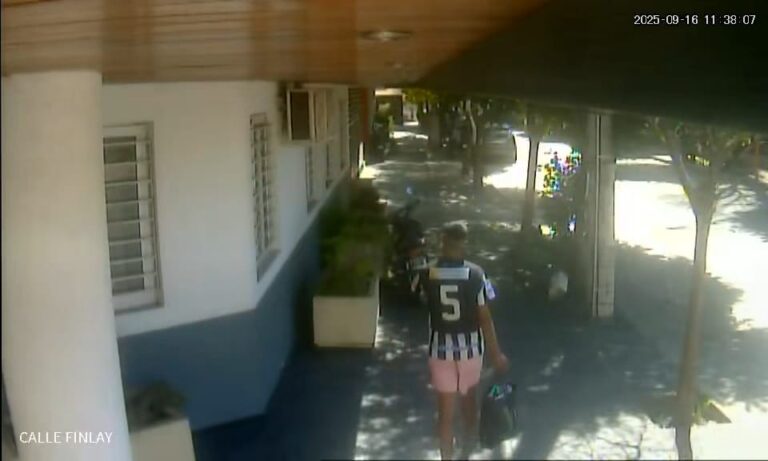 Siguen los robos de motos en Carlos Paz: otro hecho a plena luz del día quedó grabado en video