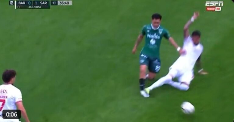 Triunfazo de Sarmiento y escándalo: el VAR perdonó a Tapia en la caída de Barracas