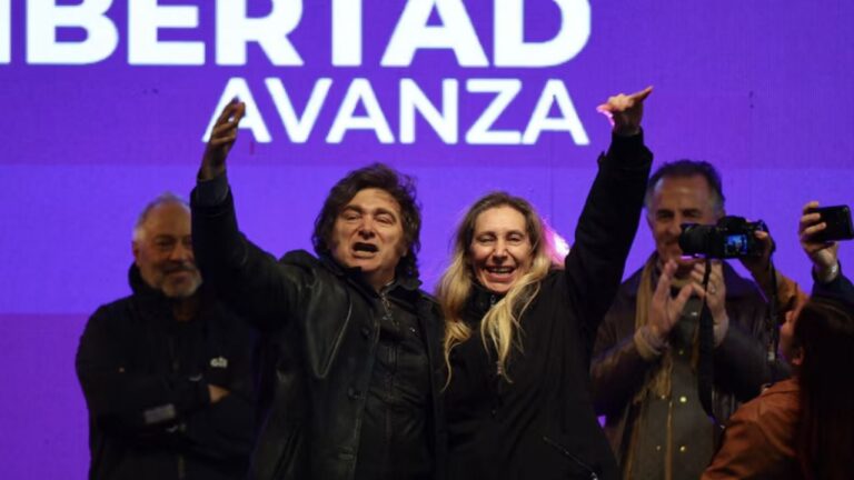 Milei defendió a Karina y dijo que este  es un momento bisagra