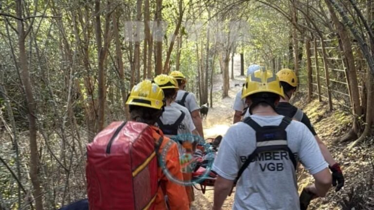 Villa General Belgrano: bomberos rescataron a una joven lesionada en una excursión