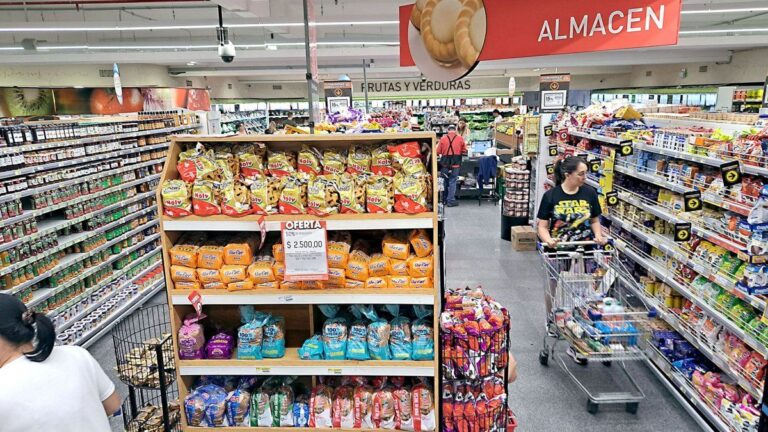 El consumo profundizó su crisis en julio: los supermercados sufrieron su peor caída mensual desde diciembre de 2023