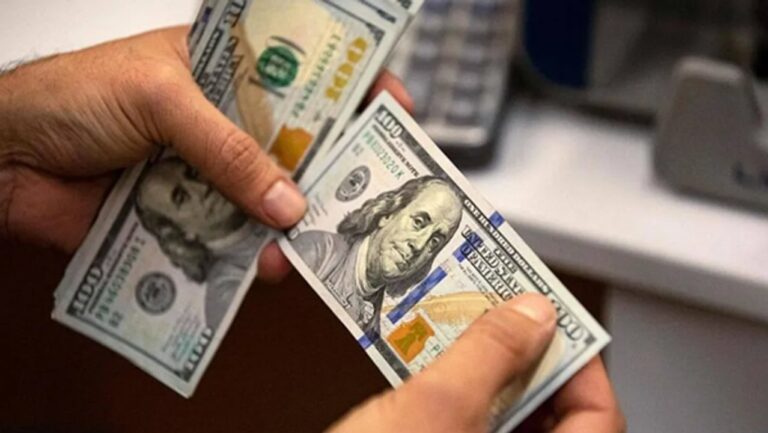 La brecha entre el dólar oficial y los financieros se amplió más del 10%