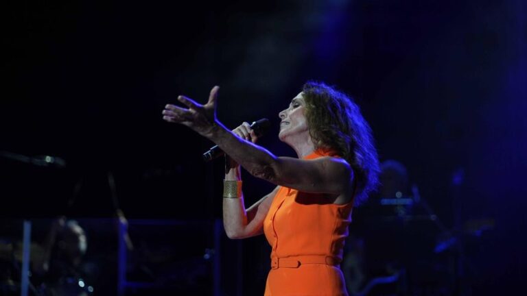 Ana Belén enamora a Córdoba