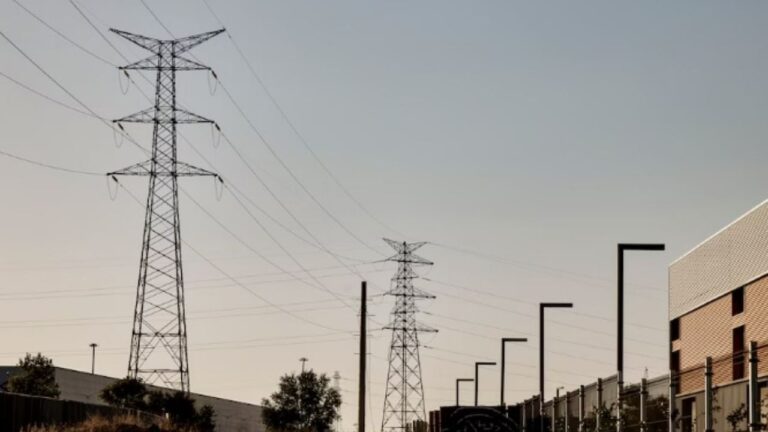 El Gobierno les pagará a las industrias que restrinjan la electricidad en verano