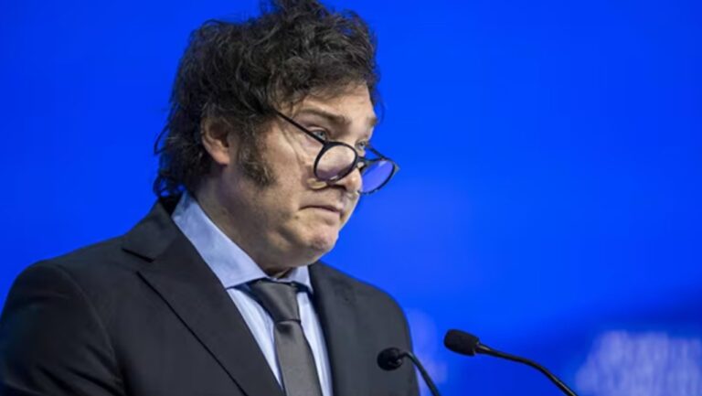 La confianza en el gobierno cayó en medio del escándalo Spagnuolo y la derrota bonaerense